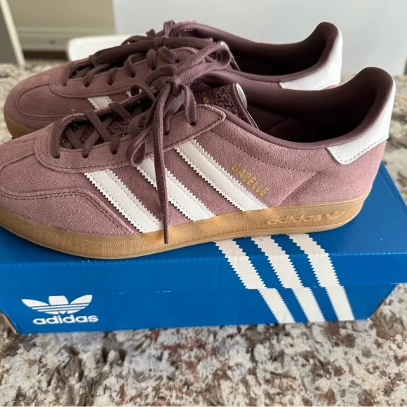Adidas Mauve Sneakers with White Stripes - Picture 3 of 4